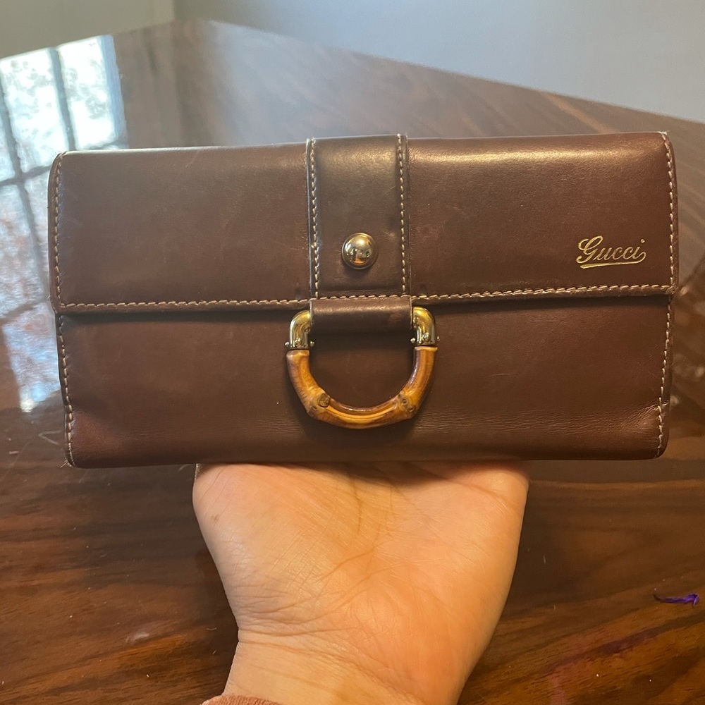 Gucci, Brown long snap wallet, tons of storage !